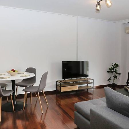 Charming Apartment Near Center Athén Kültér fotó